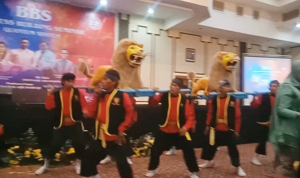 grup-sisingaan-kota-bandung-big-0