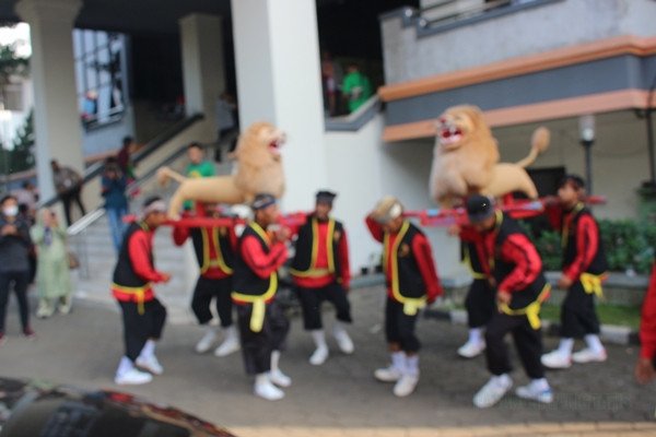 grup-sisingaan-pak-hari-big-0