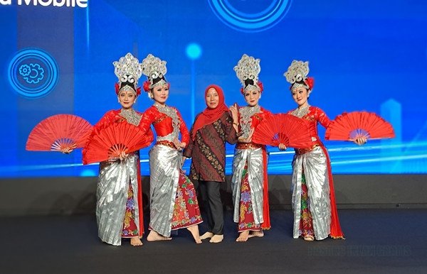 tari-nusantara-ci-santi-big-0